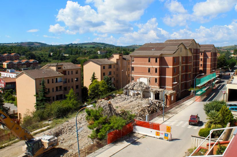 01. Demolizione blocco 1