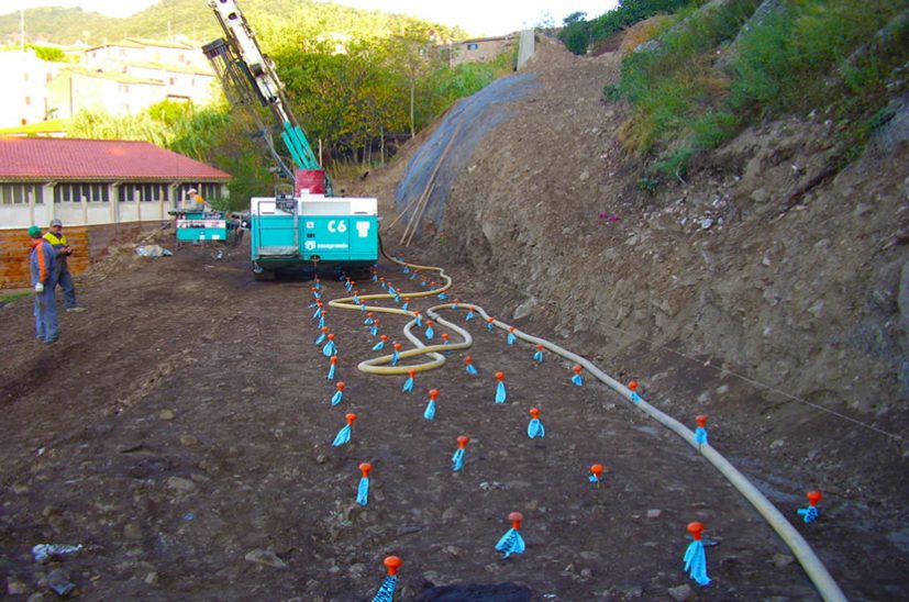 06. Tracciamento e realizzazione dei micropali per la fondazione del muro