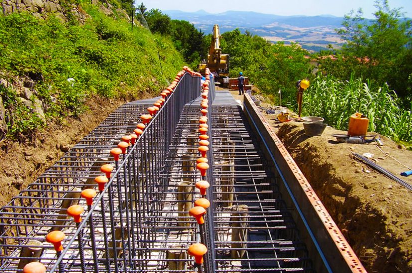 07. Particolare dell'armatura della fondazione del muro