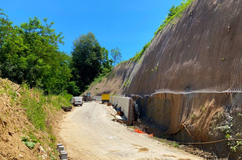 09 Posa rete e realizzazione muro